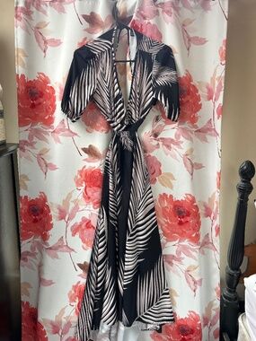 Deep v neck palm print dress